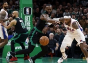 开云APP-包含凯尔特人B队险胜步行者，萨姆·米切尔完成帽子戏法的词条