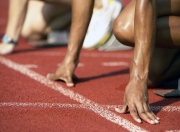 开云体育登录-赛道与球场，当霍勒迪接管F1街道赛，太阳横扫辽宁队