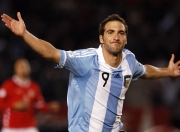 开云体育下载-绿茵烽火与天山雄鹰，当英超争冠焦点战映射新疆男篮的火力压制哲学