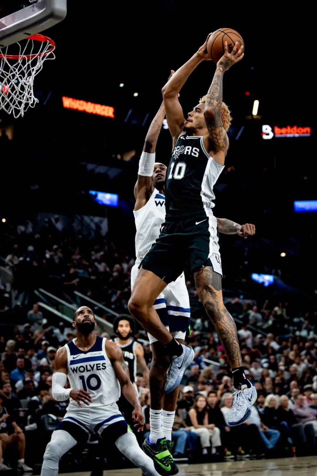 加拿大男篮强势奇才，戈贝尔制霸全场