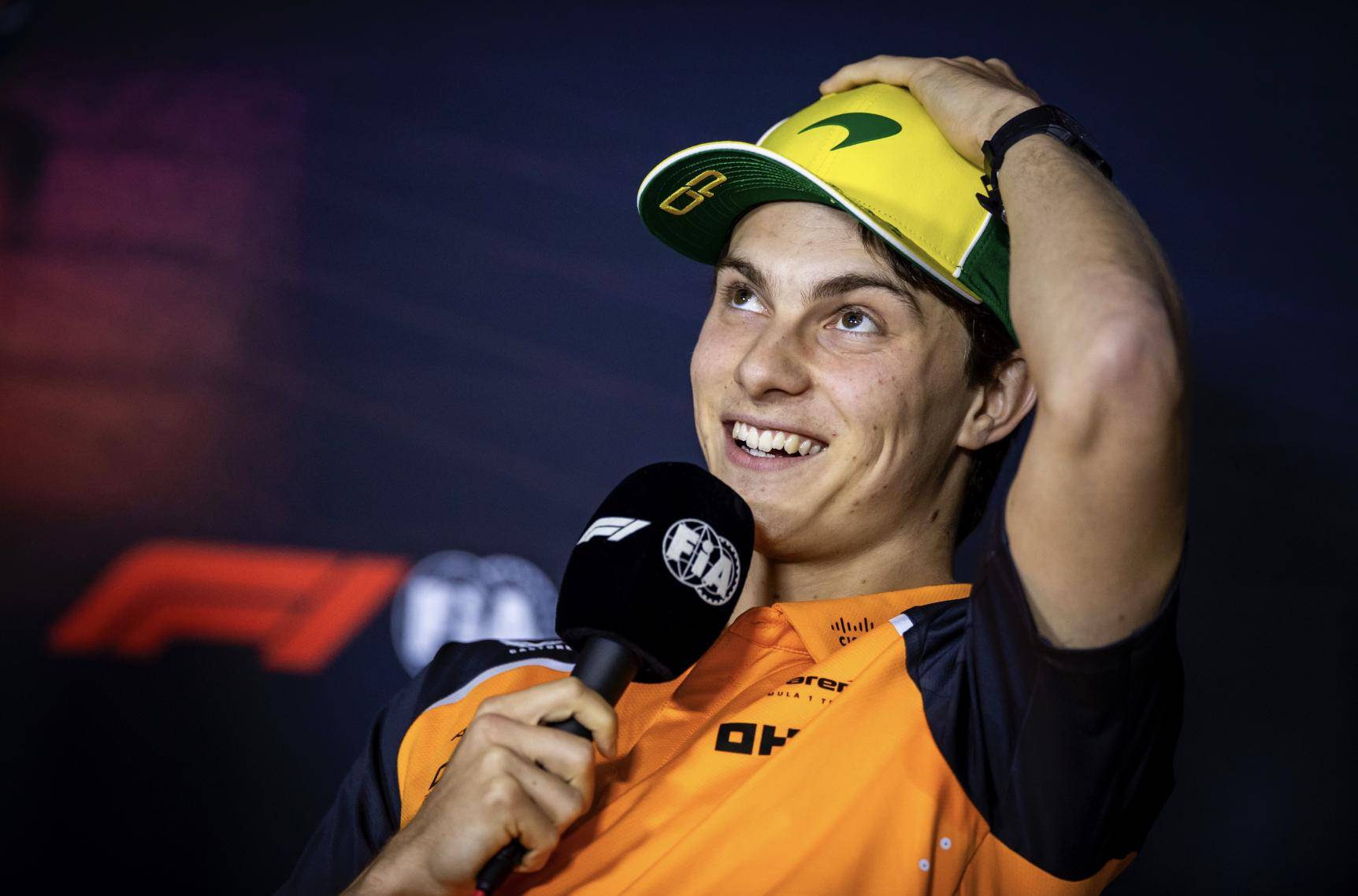 关于红牛车队力克迈凯伦，汉密尔顿状态火热的信息