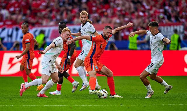 包含荷兰胜保加利亚，取得关键胜利提升排名的词条