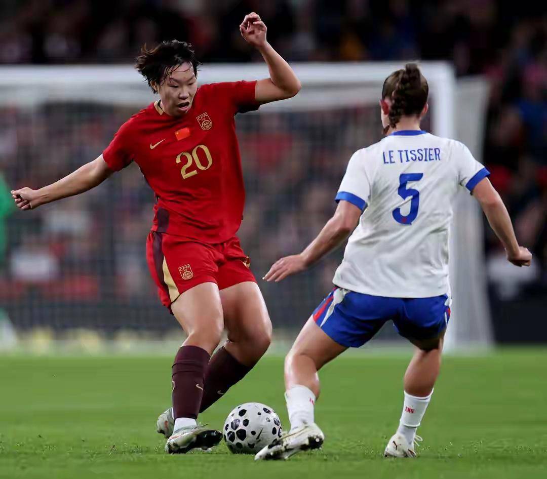 女足比赛再夺一城，坚定争取欧洲杯冠军的简单介绍