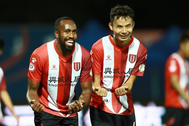 进攻火力全开，球队打破宿敌围剿取得胜利的简单介绍