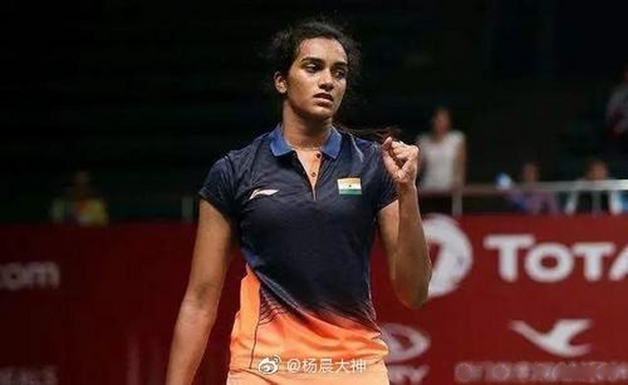 包含中国羽毛球队血洗英格兰羽毛球队，辛杜关键制胜的词条