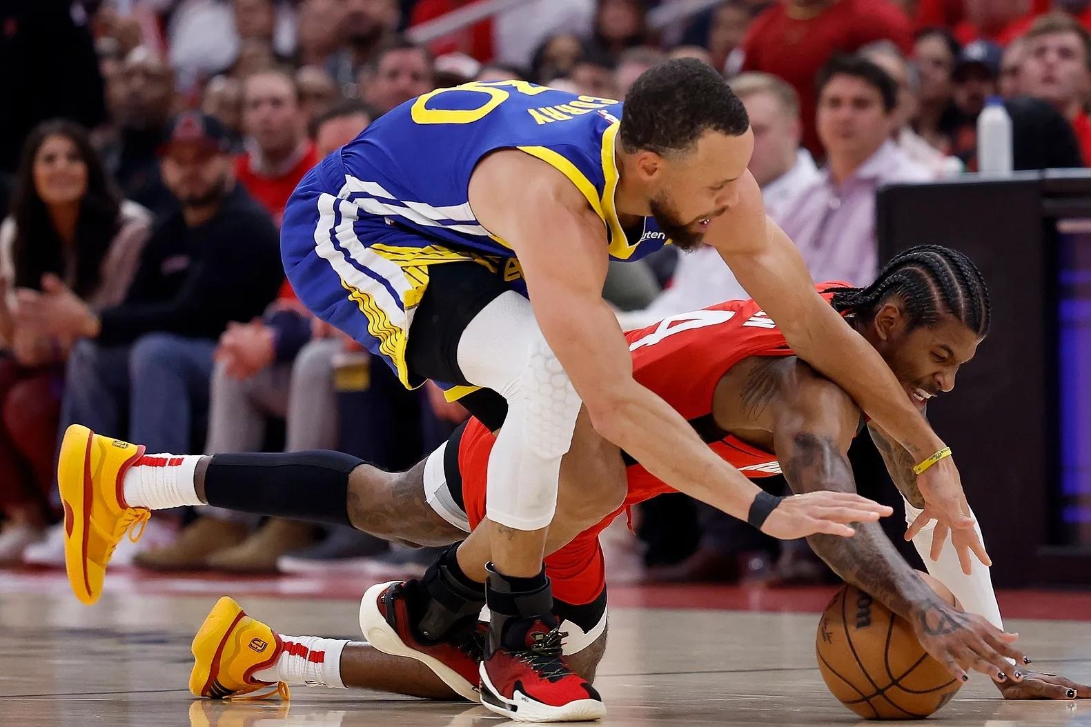 阿根廷男篮绝地反击勇士，库里送出助攻