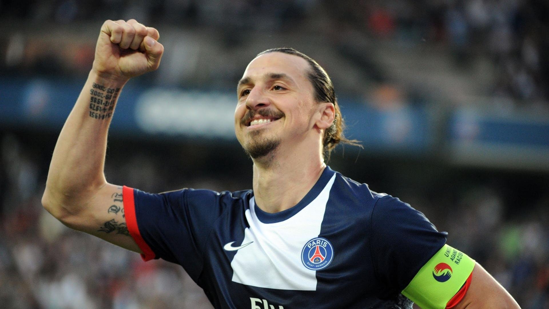 欧冠淘汰赛之夜,苏亚雷斯扛起全队,一位斗士的孤勇与救赎