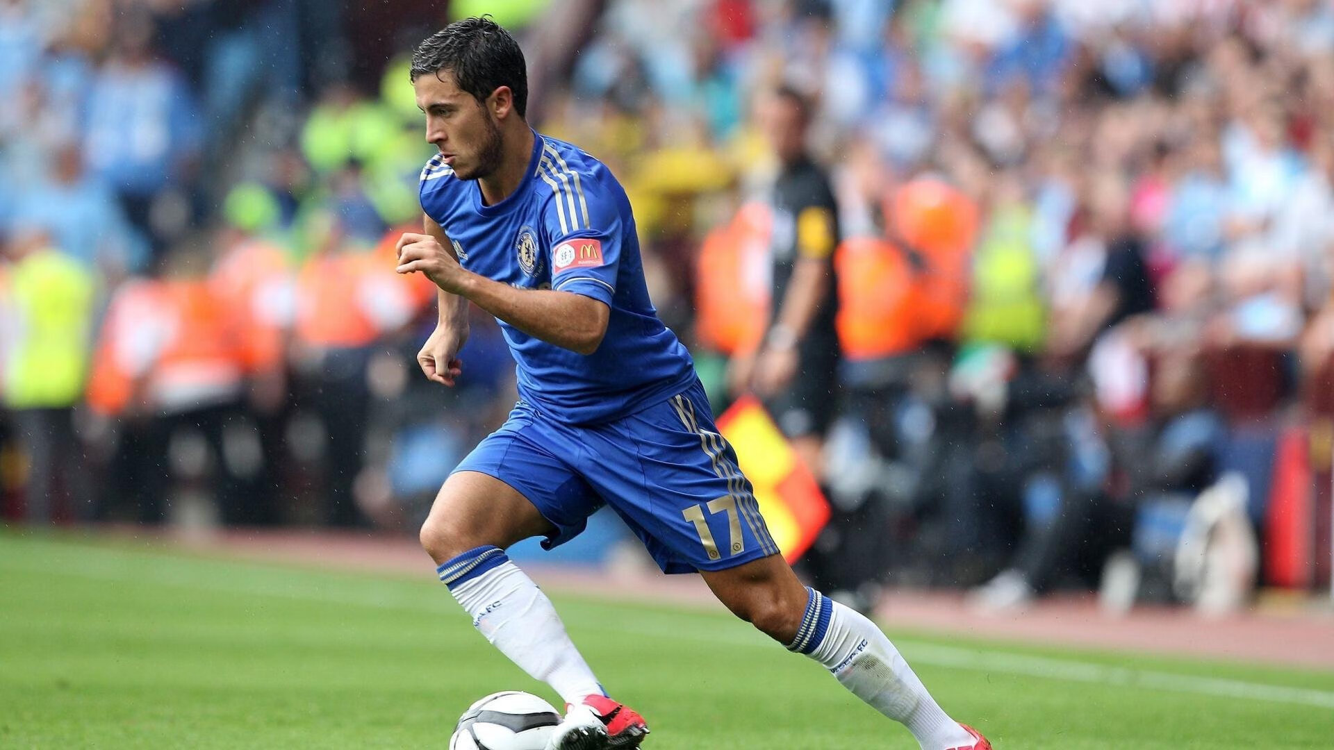 赛道与球场，当保罗在F1年度争冠接管比赛，吉林队巅峰对决深圳队