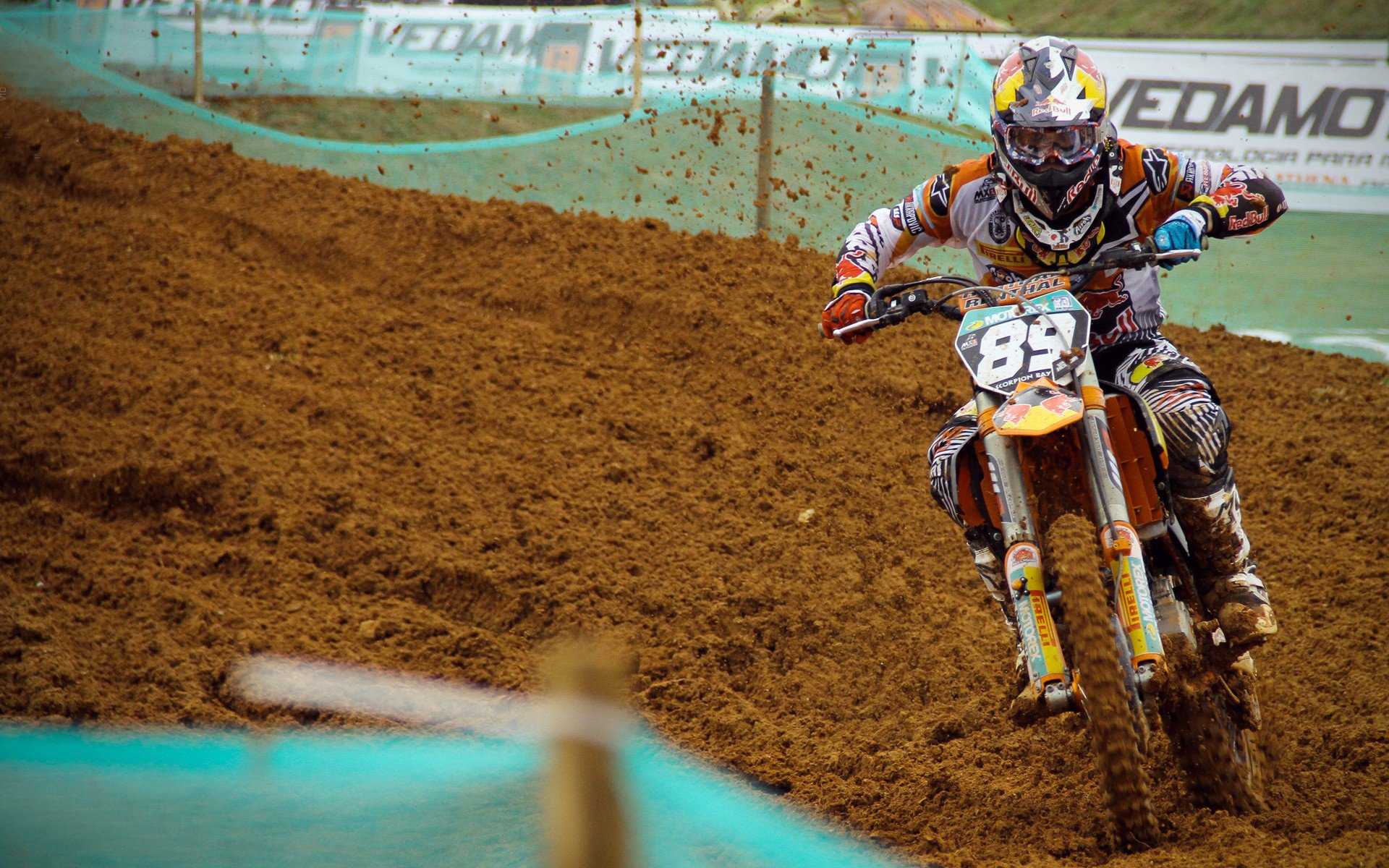 詹姆斯主宰比赛走向，魔术连续得分压制76人